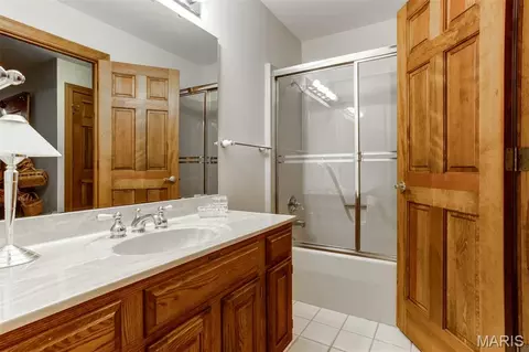 Bath - 1075 Eureka Rd, Eureka, MO 63025 photo 7 of 7
