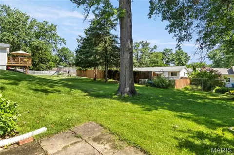 Exterior - 559 Goldwood Dr, Ballwin, MO 63021 photo 4 of 6