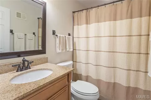 Bath - 559 Goldwood Dr, Ballwin, MO 63021 photo 2 of 3