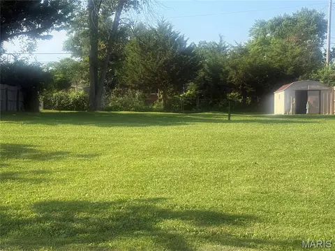 14 Georgetown Dr, Granite City, IL 62040