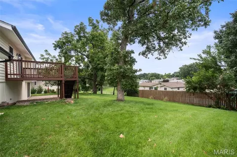 Exterior - 628 Hickory Knoll Ct, Ballwin, MO 63021 photo 4 of 10