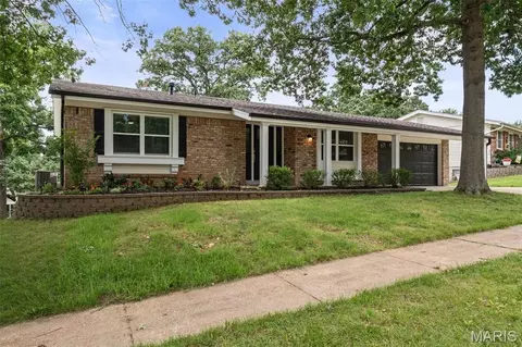 Exterior - 628 Hickory Knoll Ct, Ballwin, MO 63021 photo 2 of 10