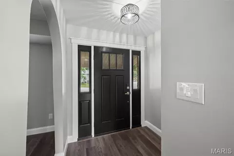Entry Way - 628 Hickory Knoll Ct, Ballwin, MO 63021 photo 1 of 4