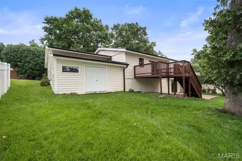 Exterior - 628 Hickory Knoll Ct, Ballwin, MO 63021 photo 5 of 10