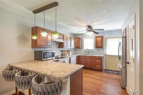 Kitchen - 440 Deer Run, Moro, IL 62067 photo 1 of 3