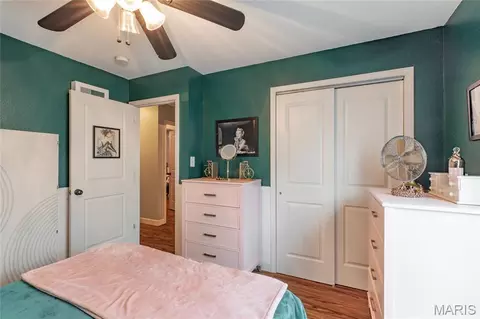 Bedroom - 440 Deer Run, Moro, IL 62067 photo 2 of 3
