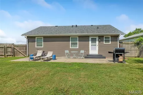 Exterior - 440 Deer Run, Moro, IL 62067 photo 6 of 7