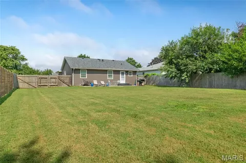 Exterior - 440 Deer Run, Moro, IL 62067 photo 5 of 7