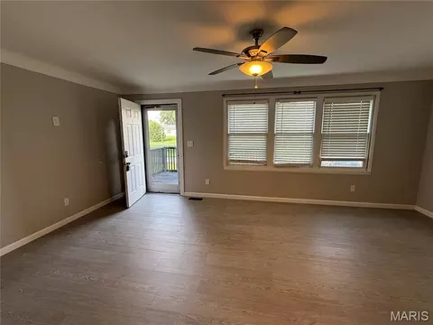 Living - 107 Brookside Dr, O'fallon, IL 62269 photo 2 of 2