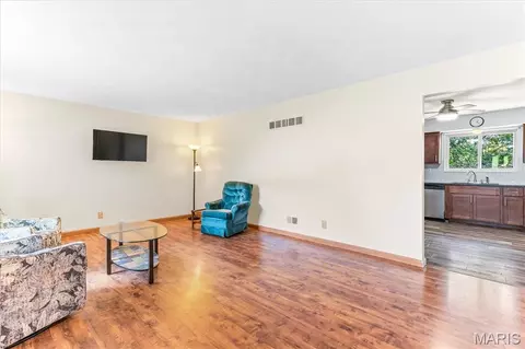 Living - 336 Marilyn Dr, Arnold, MO 63010 photo 2 of 2