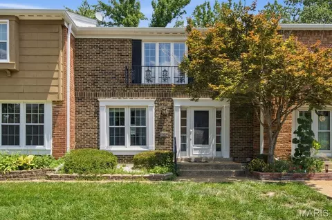 13423 Forestlac Dr, Saint Louis, MO 63141