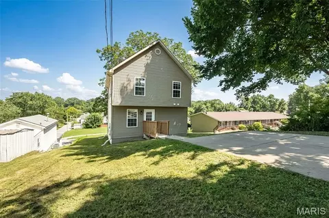 Exterior - 1319 N 4th St, Saint Charles, MO 63301 photo 4 of 5