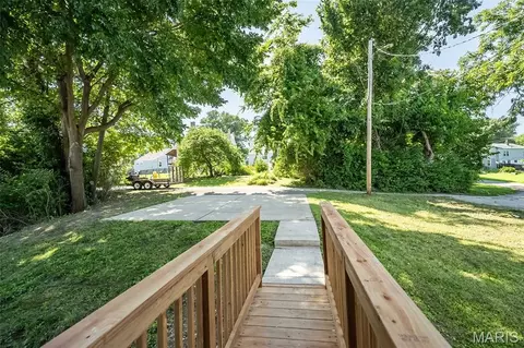 Exterior - 1319 N 4th St, Saint Charles, MO 63301 photo 3 of 5