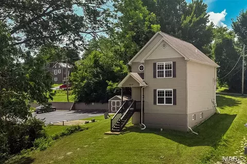 Exterior - 1319 N 4th St, Saint Charles, MO 63301 photo 5 of 5