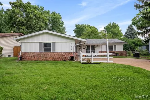 573 Coach Light Ln, Hazelwood, MO 63042