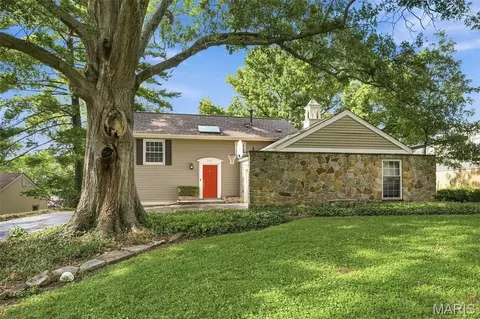 11117 Stoney View Ln, Saint Louis, MO 63146