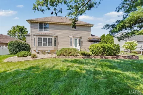 Exterior - 307 Camilla Dr, O'fallon, MO 63366 photo 3 of 7