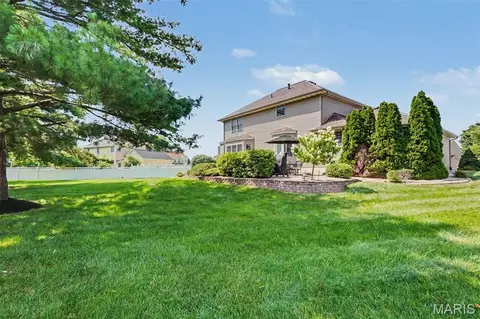 Exterior - 307 Camilla Dr, O'fallon, MO 63366 photo 5 of 7