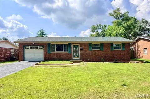 2608 Angela Dr, Granite City, IL 62040