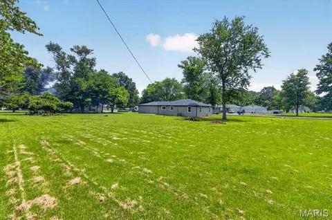 Exterior - 1381 Pleasant Dr, Arnold, MO 63010 photo 6 of 9