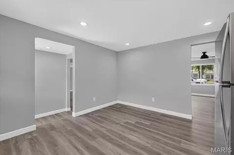 Entry Way - 1381 Pleasant Dr, Arnold, MO 63010 photo 2 of 4