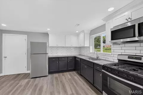 Kitchen - 1381 Pleasant Dr, Arnold, MO 63010 photo 2 of 2