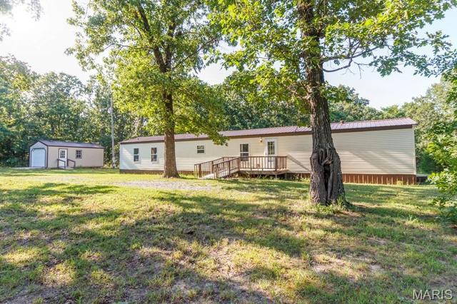 25049 Heritage Ln, Lebanon, MO 65536