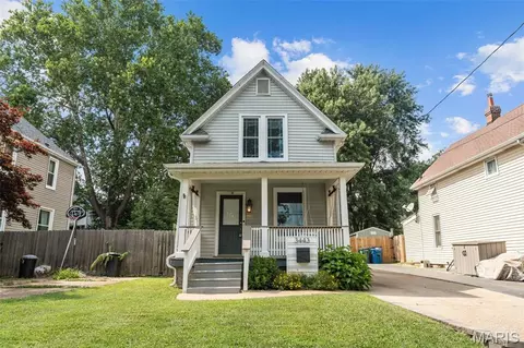 3443 Commonwealth Ave, Maplewood, MO 63143