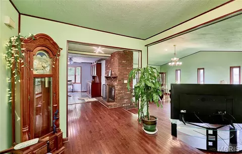 Entry Way - 3851 Autumn Set Dr, Arnold, MO 63010 photo 4 of 7
