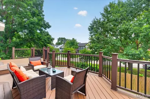 Exterior - 238 Westridge Parc Ln, Ellisville, MO 63021 photo 5 of 9