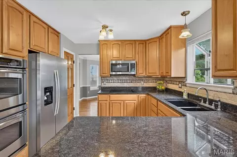 Kitchen - 238 Westridge Parc Ln, Ellisville, MO 63021 photo 2 of 5