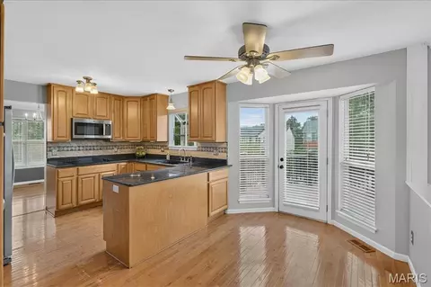 Kitchen - 238 Westridge Parc Ln, Ellisville, MO 63021 photo 4 of 5