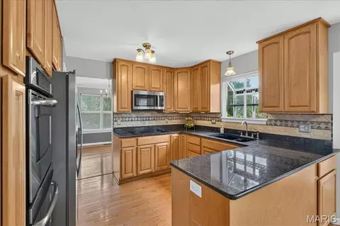 Kitchen - 238 Westridge Parc Ln, Ellisville, MO 63021 photo 3 of 5
