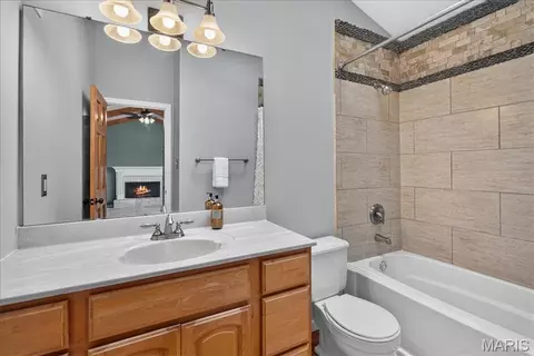 Bath - 238 Westridge Parc Ln, Ellisville, MO 63021 photo 2 of 3