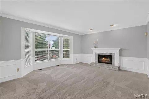 Living - 238 Westridge Parc Ln, Ellisville, MO 63021 photo 6 of 8