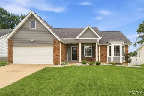 348 Misty Valley Dr, Saint Peters, MO 63376