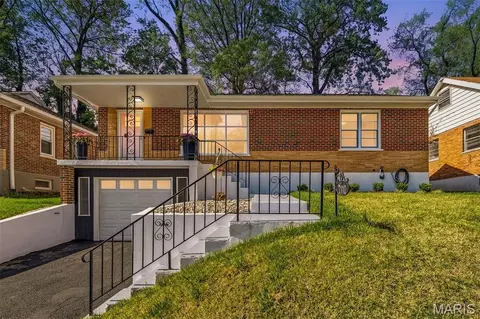 7110 Groveland Dr, Saint Louis, MO 63121