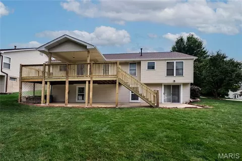 Exterior - 1848 Summitview Dr, Saint Charles, MO 63303 photo 2 of 11
