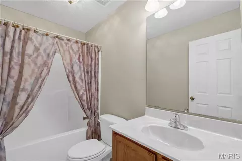 Bath - 1848 Summitview Dr, Saint Charles, MO 63303 photo 2 of 3