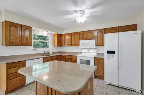 Kitchen - 1848 Summitview Dr, Saint Charles, MO 63303 photo 2 of 2