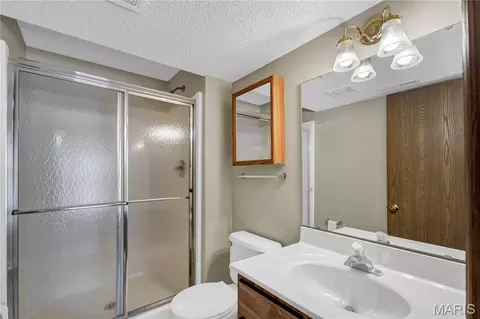 Bath - 1848 Summitview Dr, Saint Charles, MO 63303 photo 3 of 3