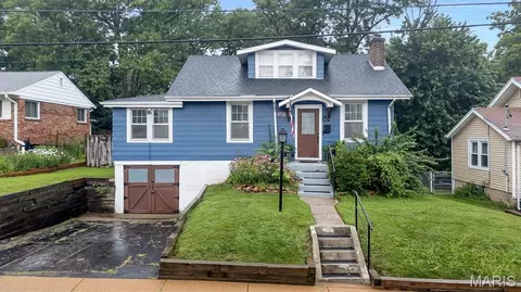907 N Woodlawn Ave, Kirkwood, MO 63122