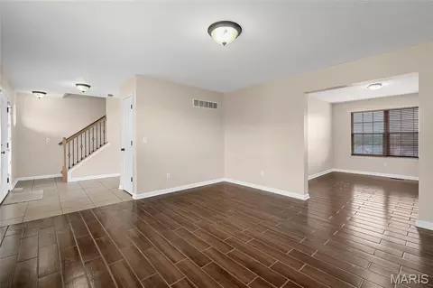Living - 672 Berrywine Ln, Arnold, MO 63010 photo 3 of 4