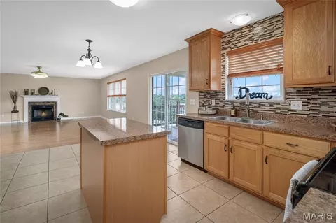 Kitchen - 672 Berrywine Ln, Arnold, MO 63010 photo 4 of 4