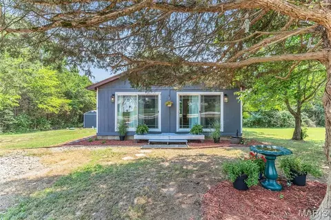 211 Blueberry Dr, De Soto, MO 63020