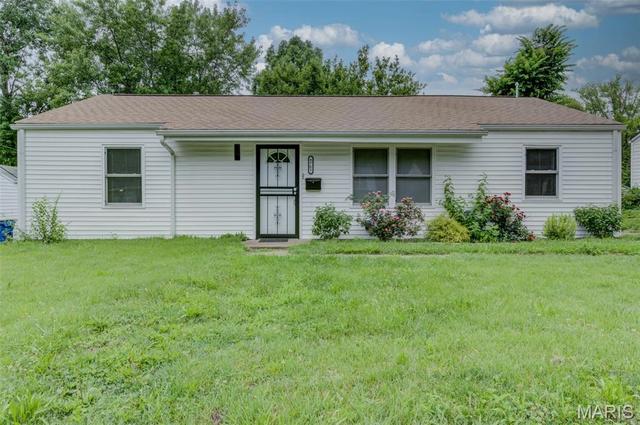 9765 Vickie Pl, Saint Louis, MO 63136
