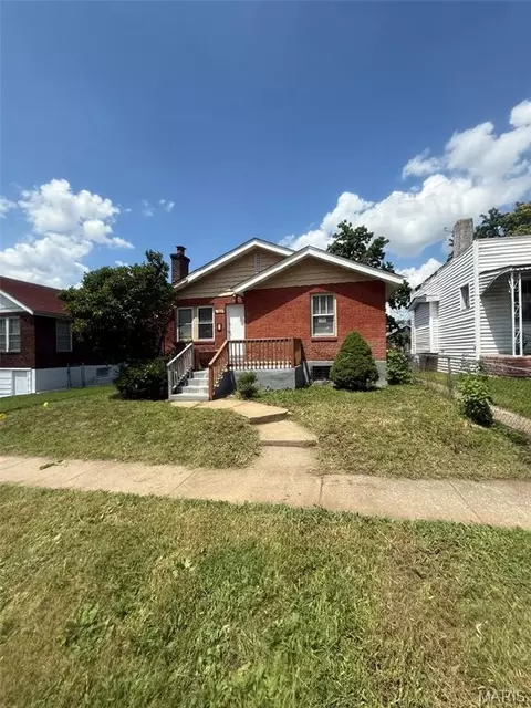 1215 Gruner Pl, Pagedale, MO 63133