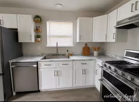 Kitchen - 433 W Eldon St, Saint James, MO 65559 photo 2 of 2