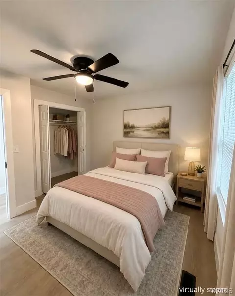 Bedroom - 433 W Eldon St, Saint James, MO 65559 photo 3 of 4