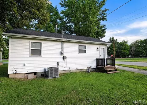 Exterior - 433 W Eldon St, Saint James, MO 65559 photo 1 of 1